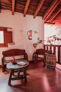Posedenie v ubytovaní Rural Suite Santiago de Tunte