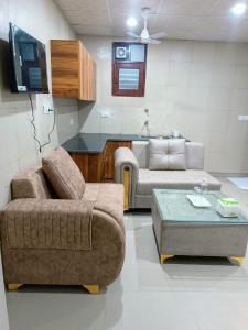 TV a/nebo společenská místnost v ubytování Soooper Hotel