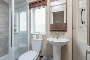 Gallery image of Lodge No 39 - Stewart's Resort Cameron in St. Andrews +14 photos