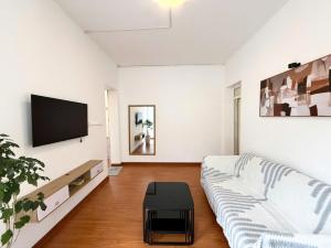 河内Home4you - Căn hộ 1 ngủ tại Ba Đình với Ban Công cực Chill的相册照片 更多5张照片