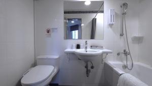 Baðherbergi á Hub Hotel - Zhongshan Branch