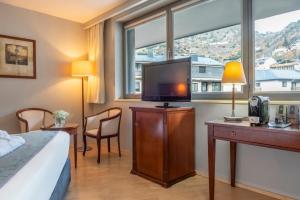 Nespecifikovaný výhled na hory nebo výhled na hory při pohledu z hotelu