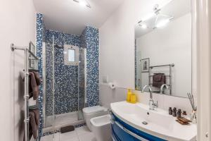 Bilik mandi di Casa dei Visionari - Mare +70 gambar