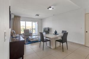 Billede fra billedgalleriet på 1-BR Beach Front Ocean Condo i Maho Reef