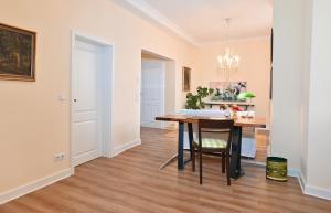 Fotografie z fotogalerie ubytování ALTE FÖRSTEREI - Elegantes Apartment in der historischen Hinterburg Schlitz - nahe Fulda und Bad Hersfeld v destinaci Schlitz