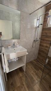 Et badeværelse på Apartment Relax Seline, na plaži-on the beach