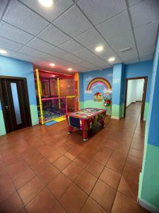 Pokój gier w obiekcie Hotel Restaurante Dama de Baza