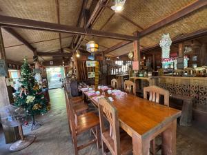 Restaurace v ubytování Ban Kaew Mo Ra Glamping & Restaurant + 37 fotografií