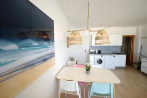 Kuchnia lub aneks kuchenny w obiekcie Livingtarifa Apartamento Paradise