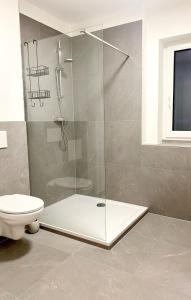 Ένα μπάνιο στο Light-flooded studio in Baunatal