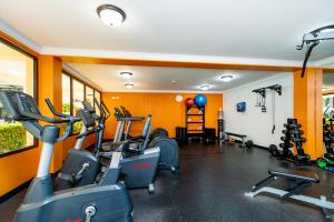 Fitness centrum a/nebo fitness zařízení v ubytování Palm Aruba 408