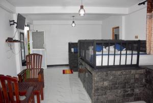 Area soggiorno di Tunnel Side Hotel Ramboda
