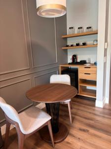 Η κουζίνα ή μικρή κουζίνα στο Hotel Equinocios Executive