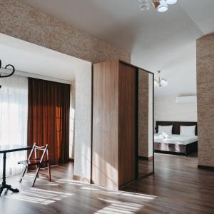 Postel nebo postele na pokoji v ubytování Avrasya Inn Hotel