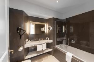 Koupelna v ubytování Altstadthotel Wolf-Dietrich + 37 fotografií
