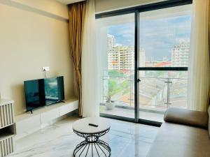 Μια τηλεόραση ή/και κέντρο ψυχαγωγίας στο Real Homes