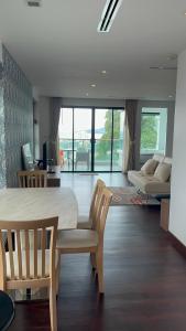 Posezení v ubytování Thebirdhouse Patong Phuket 102