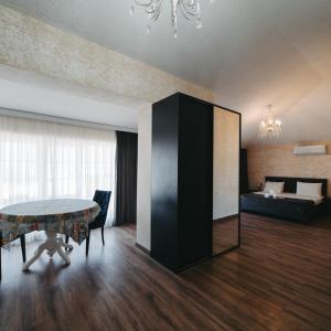 Postel nebo postele na pokoji v ubytování Avrasya Inn Hotel