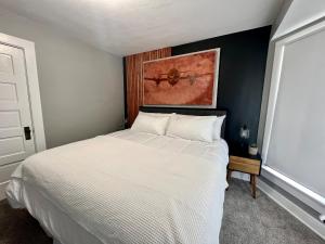 Ένα ή περισσότερα κρεβάτια σε δωμάτιο στο The Airplane Art House