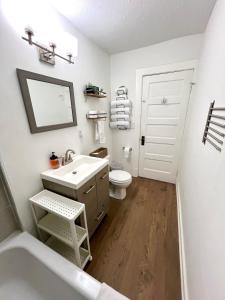 Ένα μπάνιο στο The Airplane Art House +24 φωτογραφίες