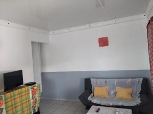 Μια τηλεόραση ή/και κέντρο ψυχαγωγίας στο Villa Tournesol d Or