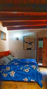 En eller flere senge i et værelse på Finca Lucía - El Pequeño Edén + 20 billeder