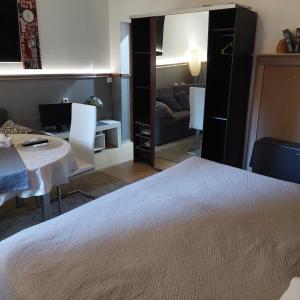 Postel nebo postele na pokoji v ubytování Újszeged apartman