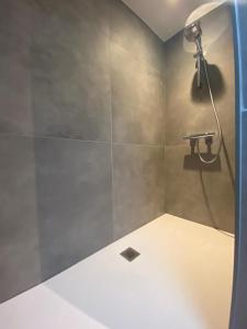 Bagno di Une Chambre à Foyr ?
