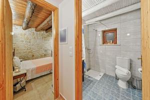 Kúpeľňa v ubytovaní Villa Poseidon Residence + 37 fotografií