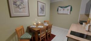 Posezení v ubytování The Enigma - 2 Master bedrooms sleeps 6