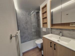 Phòng tắm tại PLA 2 07 - Beautiful apt 4pers - Val Claret-Tignes- with garage