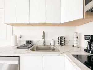 Gallery image of Serene West Hills Studio Haven - WO2 - CAL in Calabasas +3 photos