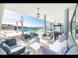 Χώρος καθιστικού στο Villa Olivia