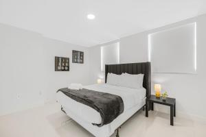 Ένα ή περισσότερα κρεβάτια σε δωμάτιο στο Modern Brickell Condo with Prime City Views