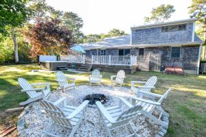 Zahrada ubytování Hot Tub 1 Mile to Swimming on Long Pond