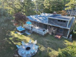 Zahrada ubytování Hot Tub 1 Mile to Swimming on Long Pond