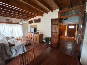 Μια τηλεόραση ή/και κέντρο ψυχαγωγίας στο Carmela Inn