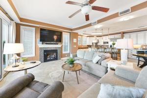 Χώρος καθιστικού στο Carillon Sunset 101