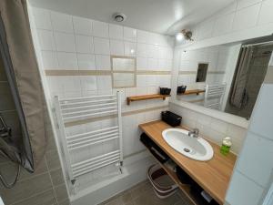 Photo de la galerie de l'établissement A pleasant holiday home, à Carrières-sur-Seine 3 autres photos