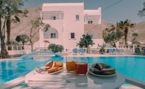 Blue Island hotel Santorini内部或周边的泳池
