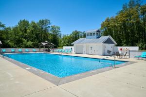 Πισίνα στο ή κοντά στο Dollybrook 8 Pet Friendly Community Pool Groups Welcome