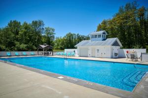 Πισίνα στο ή κοντά στο Dollybrook 5 Pet Friendly Community Pool Groups Welcome