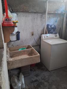 Gallery image of Casa de tres habitaciones por infonavit constituyentes in Uruapan del Progreso