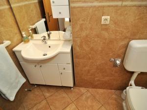 Vonios kambarys apgyvendinimo įstaigoje Apartments Nikica