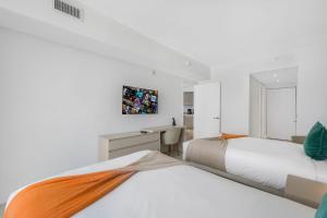 Amazing Oceanfront Views From 24th floor!客房内的一张或多张床位