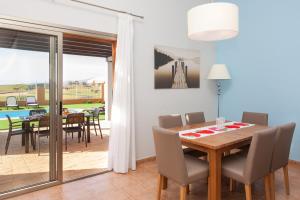 Galeriebild der Unterkunft Villa con Piscina ,Vista Mar y campo de golf in Caleta de Fuste