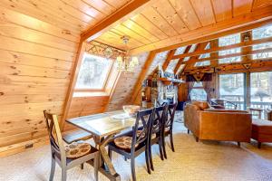 Φωτογραφία από το άλμπουμ του Oak Hollow Chalet σε Wilmington