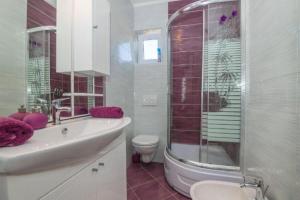Koupelna v ubytování Apartments Mari