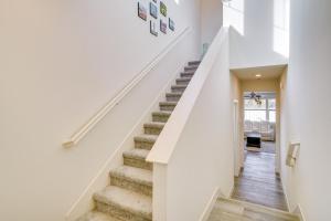 特雷西Newly Built Tracy Home with Backyard and Pool Access!的相册照片