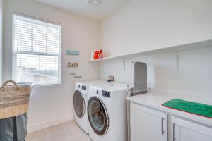 特雷西Newly Built Tracy Home with Backyard and Pool Access!的相册照片
